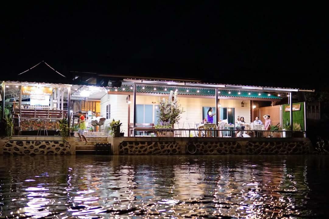 Bansuwan Homestay Амфава Екстериор снимка